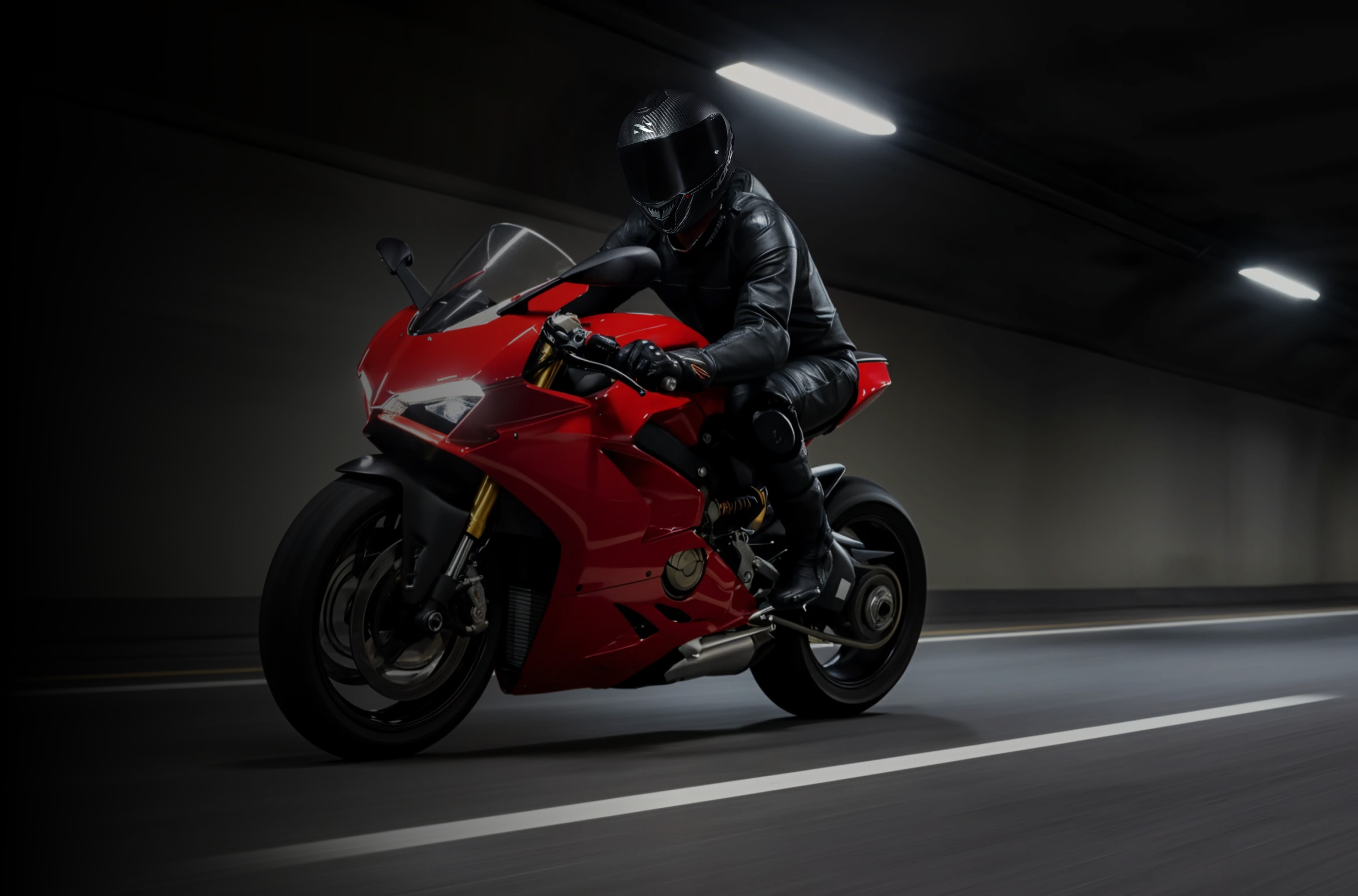 Motociclista vestido de preto pilotando uma motocicleta esportiva vermelha em um túnel iluminado.